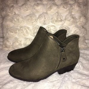 Angelfish Women's Ankle Boots Memory Foam NWT